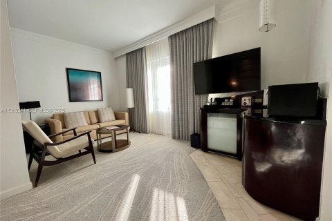 Купить кондоминиум в Майами-Бич, Флорида 57.6м2, № 2006744 - фото 2