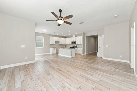Casa en venta en Apopka, Florida, 3 dormitorios, 172.89 m2 № 2383549 - foto 5