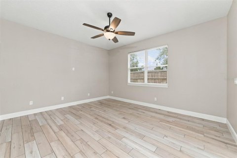 Casa en venta en Apopka, Florida, 3 dormitorios, 172.89 m2 № 2383549 - foto 7