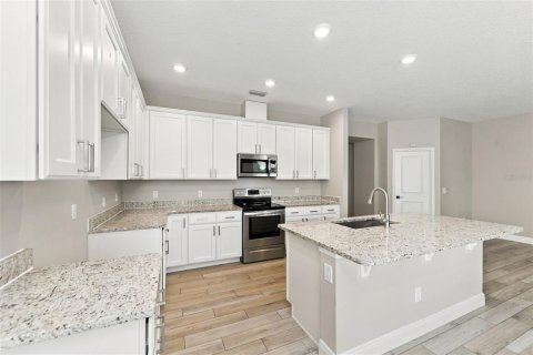 Casa en venta en Apopka, Florida, 3 dormitorios, 172.89 m2 № 2383549 - foto 10