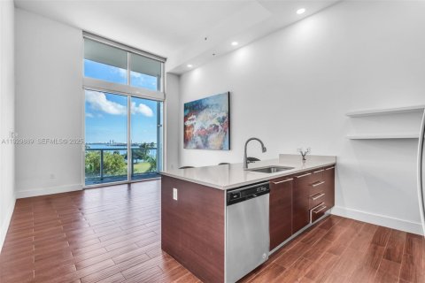 Condominio en venta en Miami, Florida, 1 dormitorio, 70.88 m2 № 1988997 - foto 4