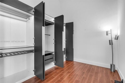 Condominio en venta en Miami, Florida, 1 dormitorio, 70.88 m2 № 1988997 - foto 16