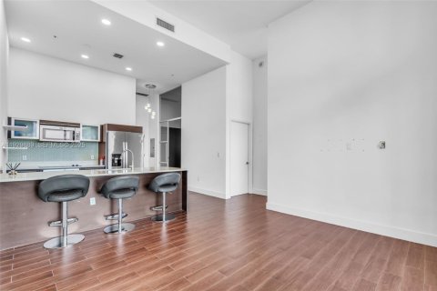 Condominio en venta en Miami, Florida, 1 dormitorio, 70.88 m2 № 1988997 - foto 8
