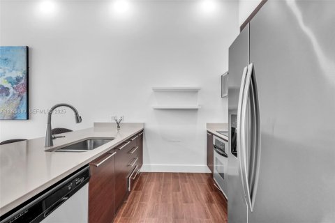 Condominio en venta en Miami, Florida, 1 dormitorio, 70.88 m2 № 1988997 - foto 10