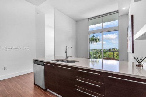Condominio en venta en Miami, Florida, 1 dormitorio, 70.88 m2 № 1988997 - foto 11