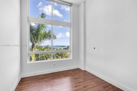 Condominio en venta en Miami, Florida, 1 dormitorio, 70.88 m2 № 1988997 - foto 22
