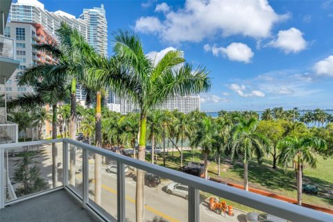 Condominio en venta en Miami, Florida, 1 dormitorio, 70.88 m2 № 1988997 - foto 2