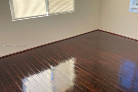 Condo in Miami, Florida, 3 bedrooms  № 2057962 - photo 4