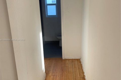 Condo in Miami, Florida, 3 bedrooms  № 2057962 - photo 6