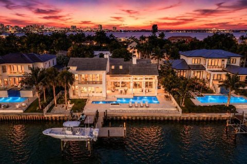 Villa ou maison à Sarasota, Floride 5 chambres, 491.17 m2 № 2354804