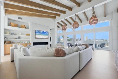 Купить виллу или дом в Сарасота, Флорида 13 комнат, 491.17м2, № 2354804 - фото 15