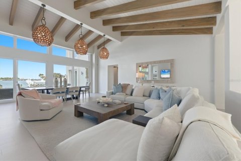 Купить виллу или дом в Сарасота, Флорида 13 комнат, 491.17м2, № 2354804 - фото 16