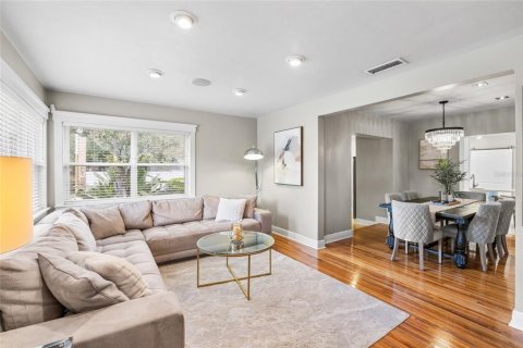 Villa ou maison à louer à Tampa, Floride: 3 chambres, 120.49 m2 № 2386449 - photo 6