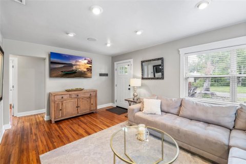 Villa ou maison à louer à Tampa, Floride: 3 chambres, 120.49 m2 № 2386449 - photo 7