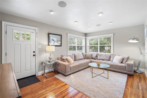 Villa ou maison à louer à Tampa, Floride: 3 chambres, 120.49 m2 № 2386449 - photo 8