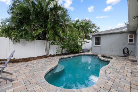 Villa ou maison à louer à Tampa, Floride: 3 chambres, 120.49 m2 № 2386449 - photo 5