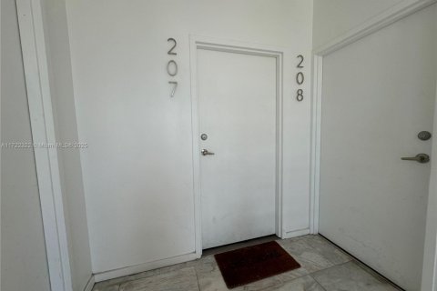 Condominio en venta en Miami Beach, Florida, 1 dormitorio, 41.81 m2 № 1943265 - foto 11