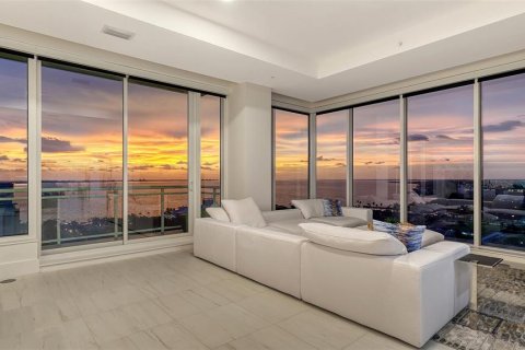 Condo in Sarasota, Florida, 3 bedrooms  № 2209365 - photo 9