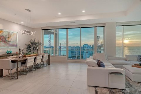 Condo in Sarasota, Florida, 3 bedrooms  № 2209365 - photo 11
