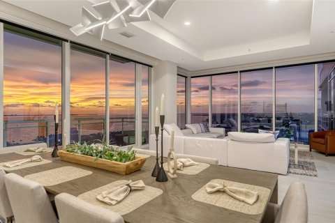 Condo in Sarasota, Florida, 3 bedrooms  № 2209365 - photo 17