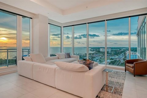 Condo in Sarasota, Florida, 3 bedrooms  № 2209365 - photo 8