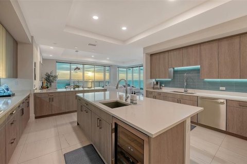 Condo in Sarasota, Florida, 3 bedrooms  № 2209365 - photo 23