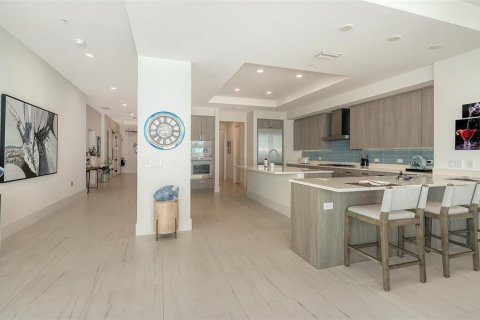 Condo in Sarasota, Florida, 3 bedrooms  № 2209365 - photo 19