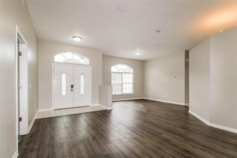 House in New Port Richey, Florida 3 bedrooms, 189.71 sq.m. № 2329903 - photo 3
