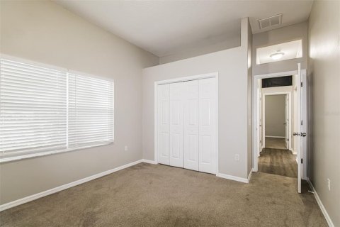 House in New Port Richey, Florida 3 bedrooms, 189.71 sq.m. № 2329903 - photo 14