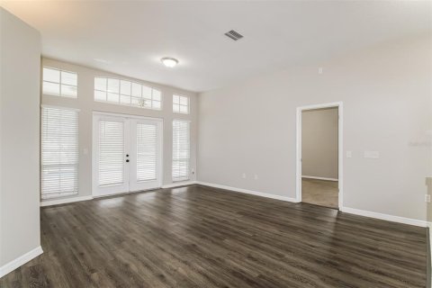 House in New Port Richey, Florida 3 bedrooms, 189.71 sq.m. № 2329903 - photo 4
