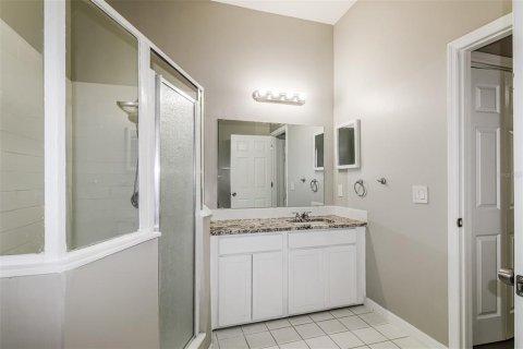 House in New Port Richey, Florida 3 bedrooms, 189.71 sq.m. № 2329903 - photo 17