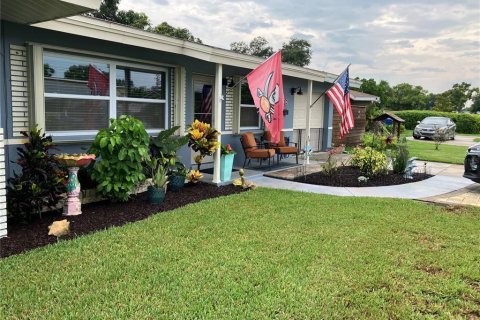House in Saint Petersburg, Florida 4 bedrooms, 164.62 sq.m. № 2272848 - photo 6