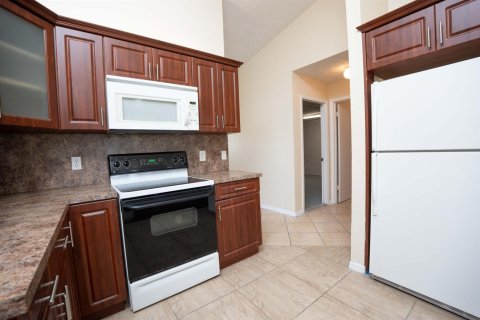 Casa en venta en Port St. Lucie, Florida, 3 dormitorios, 161.46 m2 № 2078278 - foto 9