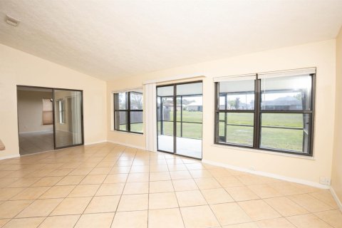 Casa en venta en Port St. Lucie, Florida, 3 dormitorios, 161.46 m2 № 2078278 - foto 13