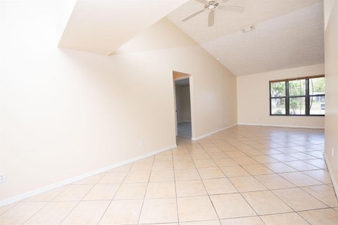 Casa en venta en Port St. Lucie, Florida, 3 dormitorios, 161.46 m2 № 2078278 - foto 5