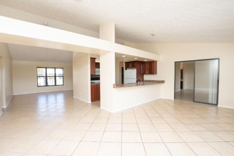 Casa en venta en Port St. Lucie, Florida, 3 dormitorios, 161.46 m2 № 2078278 - foto 12