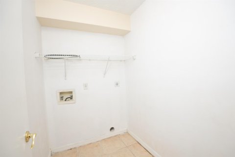 Casa en venta en Port St. Lucie, Florida, 3 dormitorios, 161.46 m2 № 2078278 - foto 25