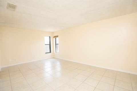 Casa en venta en Port St. Lucie, Florida, 3 dormitorios, 161.46 m2 № 2078278 - foto 14