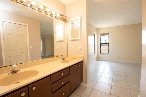 Casa en venta en Port St. Lucie, Florida, 3 dormitorios, 161.46 m2 № 2078278 - foto 17