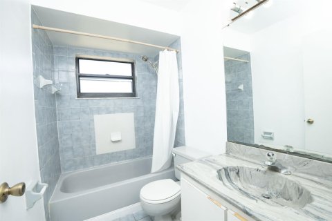 Casa en venta en Port St. Lucie, Florida, 3 dormitorios, 161.46 m2 № 2078278 - foto 24