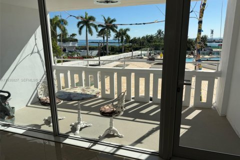 Купить кондоминиум в Форт-Лодердейл, Флорида 2 спальни, 111.95м2, № 1997630 - фото 14