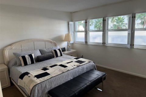 Купить кондоминиум в Форт-Лодердейл, Флорида 2 спальни, 111.95м2, № 1997630 - фото 15