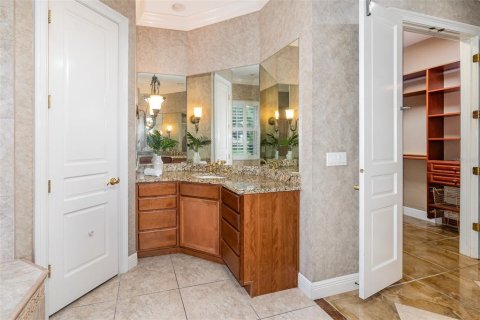 House in Winter Park, Florida 4 bedrooms, 323.11 sq.m. № 1796179 - photo 19