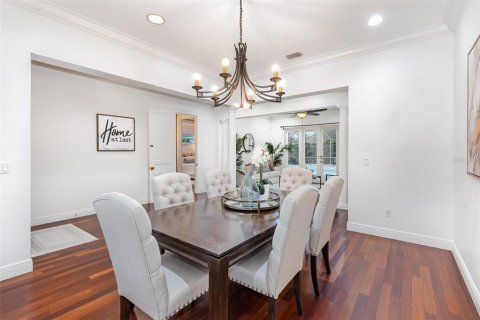 House in Winter Park, Florida 4 bedrooms, 323.11 sq.m. № 1796179 - photo 7