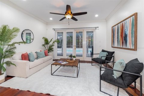 House in Winter Park, Florida 4 bedrooms, 323.11 sq.m. № 1796179 - photo 4