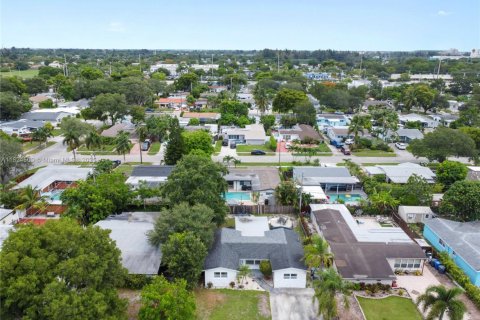 House in Hollywood, Florida 3 bedrooms, 123.19 sq.m. № 1790377 - photo 9