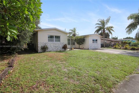 House in Hollywood, Florida 3 bedrooms, 123.19 sq.m. № 1790377 - photo 5