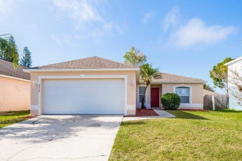 Casa en alquiler en Orlando, Florida, 3 dormitorios, 117.43 m2 № 1917980 - foto 1