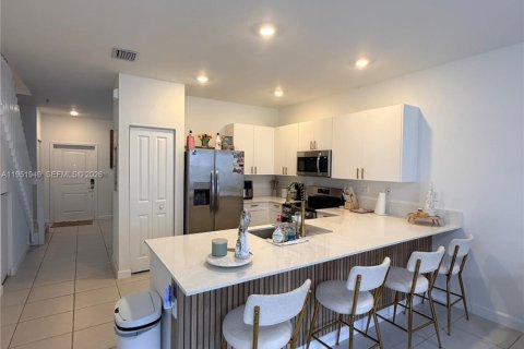 Adosado en alquiler en Homestead, Florida, 3 dormitorios, 129.41 m2 № 2006327 - foto 11