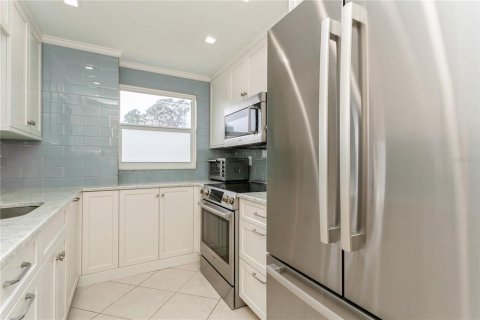 Condo in Venice, Florida, 2 bedrooms  № 1557482 - photo 6